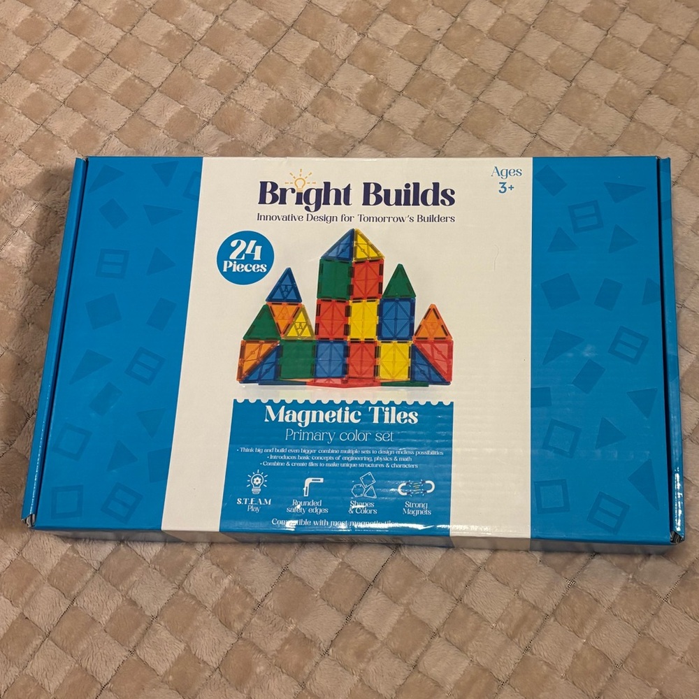 NWOT Bright Builds Magnetic Tiles Set 24 Pieces